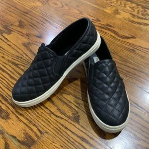 Steve Madden slip on sneaker